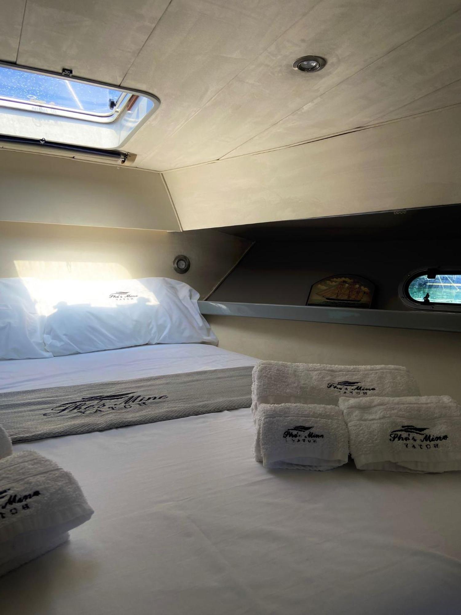 She'S Mine Yacht Hotel Catania Exterior photo